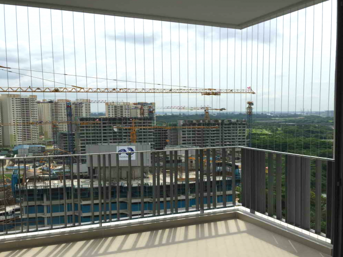 Invisible grill for balcony installation